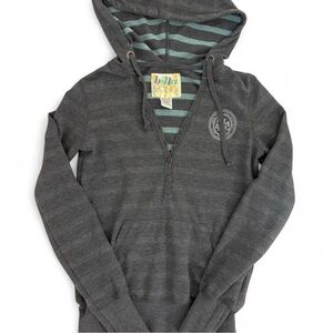 2000s Billabong grey striped top